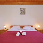 Holiday home Holiday Home Ceko By Interhome Sukosan