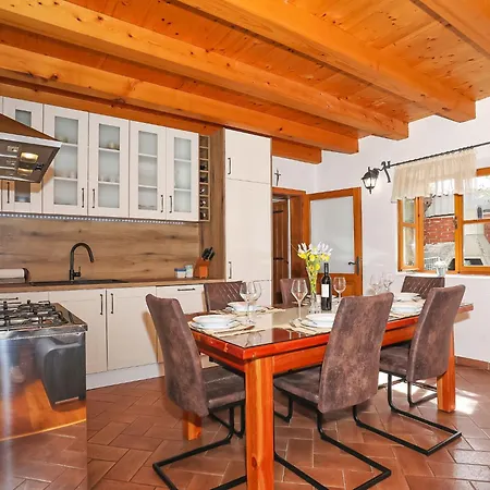 Ceko By Interhome Casa de Férias Sukošan