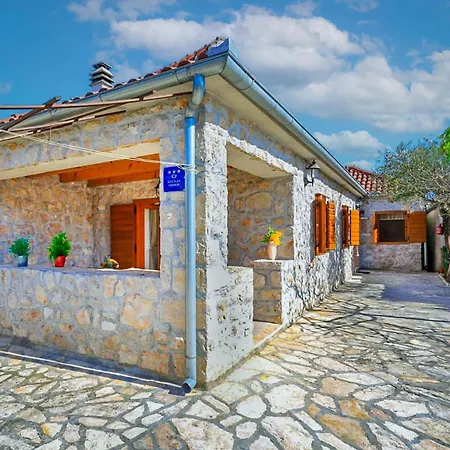 Holiday home Holiday Home Ceko By Interhome