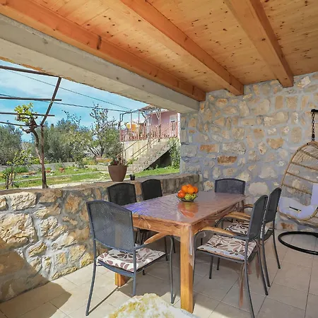Holiday home Holiday Home Ceko By Interhome Sukosan