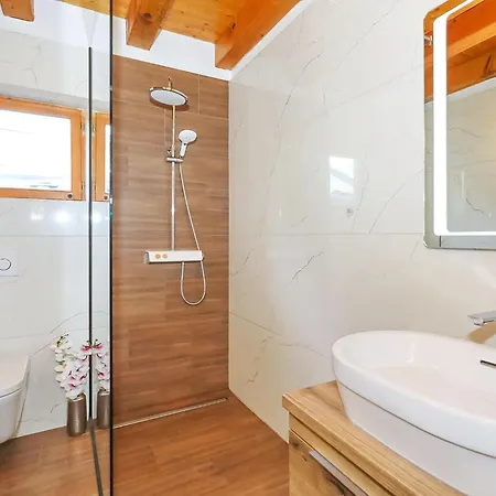 Holiday home Holiday Home Ceko By Interhome Sukosan