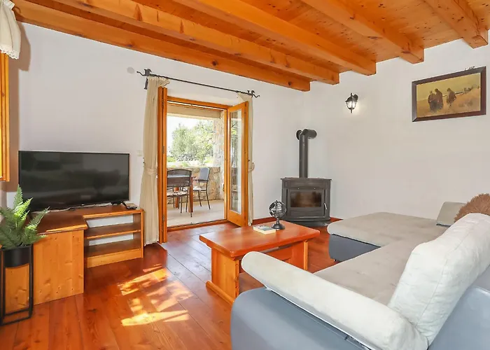 Ceko By Interhome 度假居 Sukošan